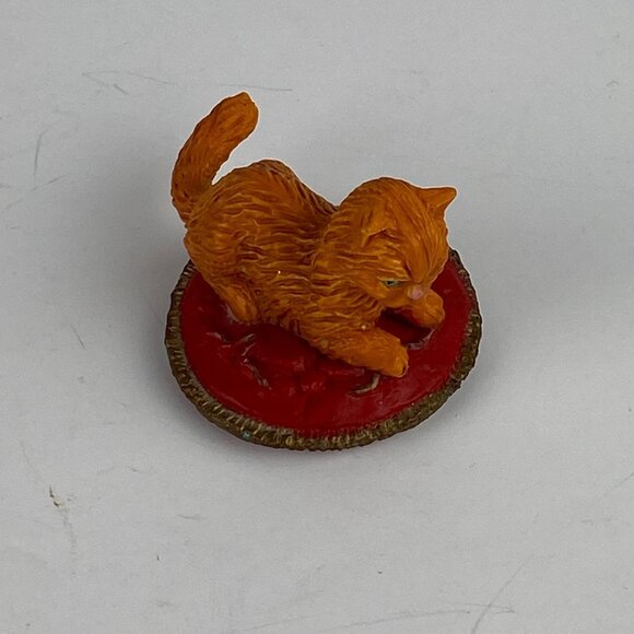 M.E.G. Vintage Kitty In My Pocket On Red Pillow Kids Pretend Play Figure 1994 - Picture 3 of 6